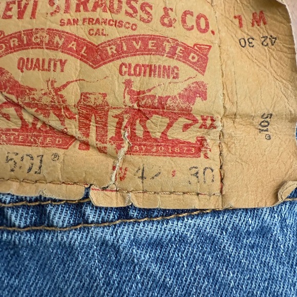 Levi's 501 Jeans‎ Mens 42x30 Light Wash Denim Button Fly Regular Fit - Picture 7 of 9
